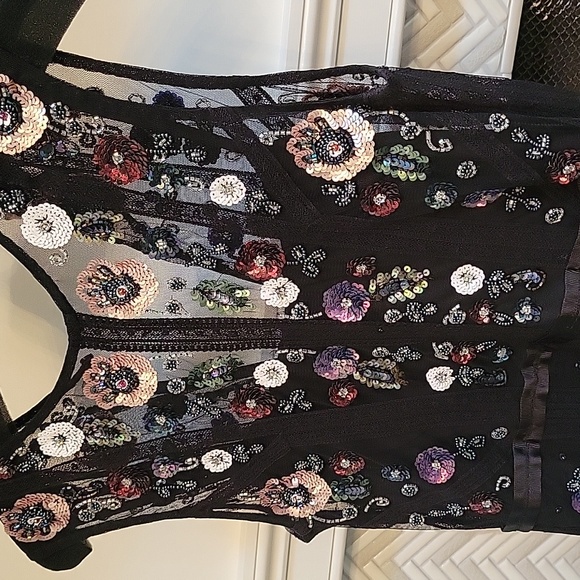 Chelsea & Violet black dress size 6 with sequined flowers - Picture 2 of 7